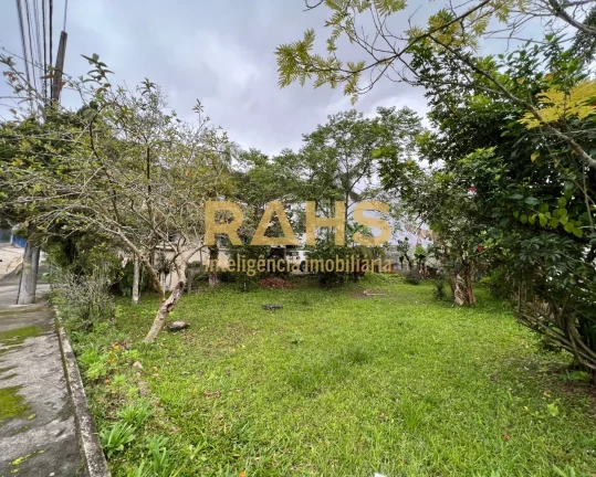 Imagem Terreno plano no Bairro Glória, com 702,75 m2, localização privilegiada, rua lateral da Rua XV de...