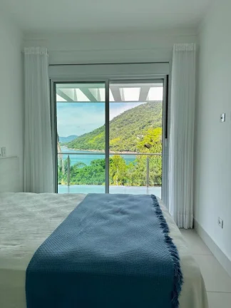 Imagem Linda casa em condomínio na Praia da Santa Rita em Ubatuba!