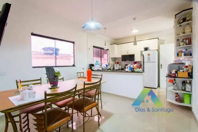 Imagem SANTO ANDRÉ Casa 300M² de terreno, 224M² area construída,2 casas, frente e fundo, espaço gourmet, piscina, 2 vagas ótima localização e valor !!!