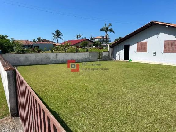 Excelente casa mista a 70 metros da lagoa Barra do Itapocu