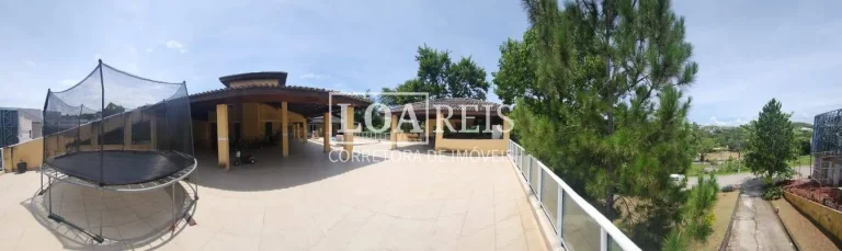 Imagem Vale dos Lagos | 3 Dormitórios (Suíte/Americanos) | 4 Vagas | 1.400 m²