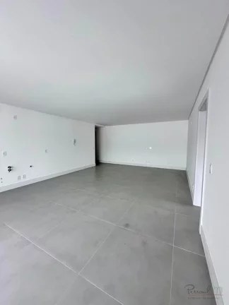 Imagem Apartamento exclusivo à beira-mar, localizado no prestigiado bairro João Paulo, em Florianópolis....