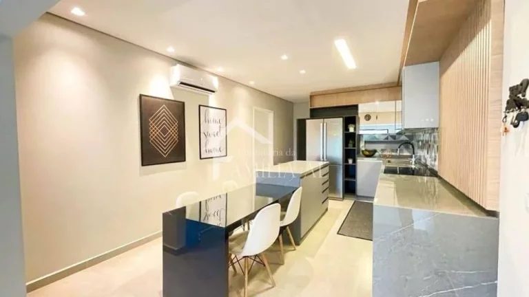 Imagem CASA (SOBRADO) COM 250 M² NO BAIRRO ESPINHEIROS
