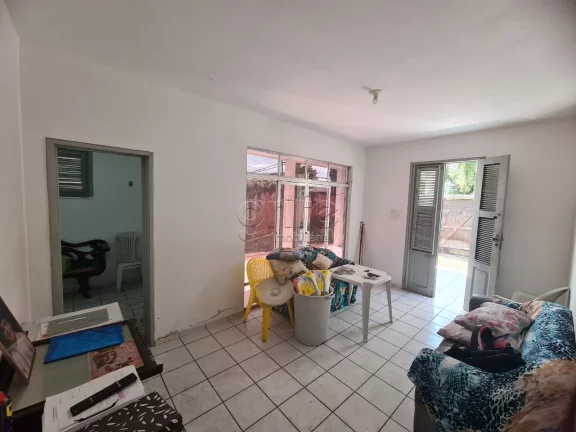 Imagem Excelente casa de esquina, bem ventilada, em ótima localização no Rodolfo Teófilo próximo ao Co...