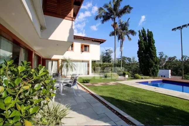 Imagem Casa em excelente localização no Jardim Guedala, direcionada para um lindo jardim com piscina em d...