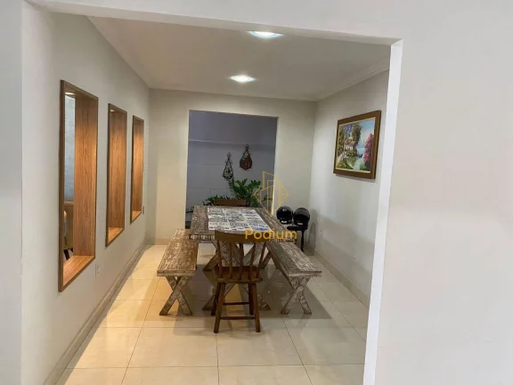 Imagem Casa com dois pavimentos em localização privilegiada no Portal do Sol - CA0071
