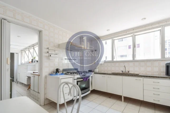 Imagem Apartamento de luxo à venda em Moema, São Paulo-SP: 4 quartos, 1 suíte, 2 salas, 4 banheiros, 3 vagas de garagem, 161m².
