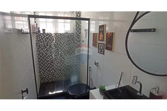 Imagem Casa duplex com cinco dormitórios em condominio fechado.