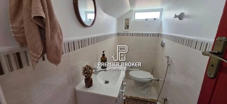 Imagem Casa com 3 dormitórios à venda, 120 m² por R$ 940.000,00 - Alto - Teresópolis/RJ