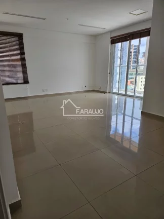 Imagem Excelente sala comercial de 40m² com varanda no prestigiado Edifício Infinity Campolim Office.