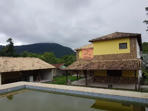Imagem Casa para Venda em Maricá/RJ - 3 Dorm. 700 m2 Área Útil