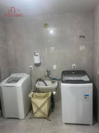 Imagem Belíssima casa térrea com piscina - 3 dorms. 160m².