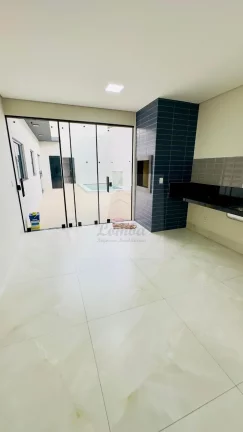 Imagem Imperdível: Casa à venda em Cuiabá-MT, bairro Jardim das Palmeiras, 3 quartos, 1 suíte, 2 salas, 3 banheiros, 2 vagas, 166m².