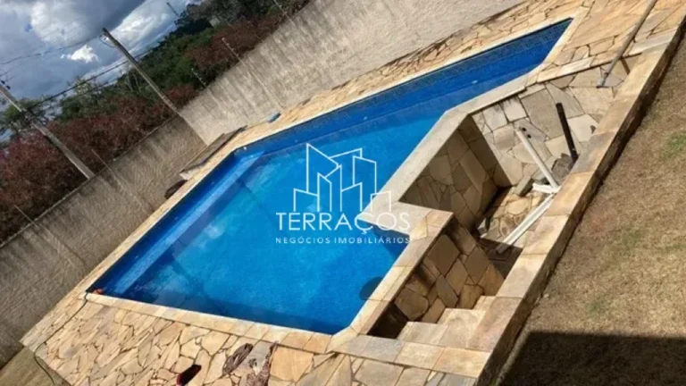 Imagem CASA AMPLA NA CIDADE DE ATIBAIA PORTEIRA FECHADA - BAIRRO CAMPOS DE ATIBAIA.