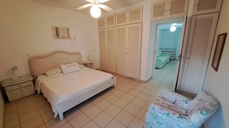 Imagem APARTAMENTO DUPLEX COM EXCELENTE VISTA PARA O MAR, À 40 METROS DA PRAIA NA PITANGUEIRAS.