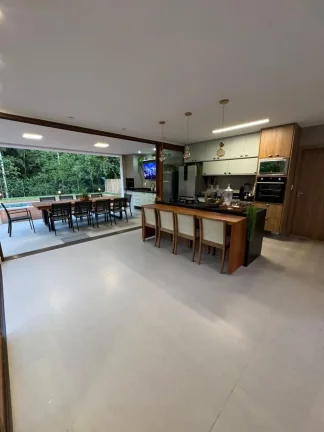Imagem casa espaçosa em condomínio para chamar de lar na Praia do Forte