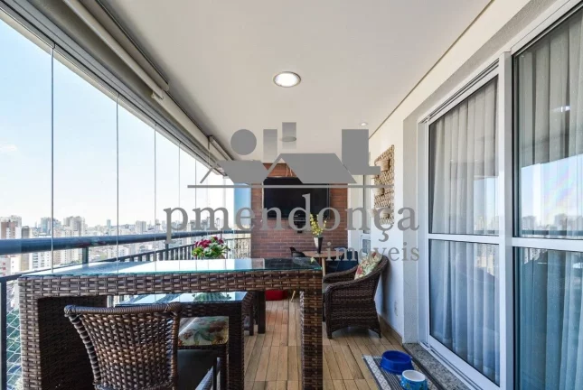 Imagem Apartamento diferenciado, ideal para casal sem filhos com 1 suíte ampliada e 2 vagas, 128m2