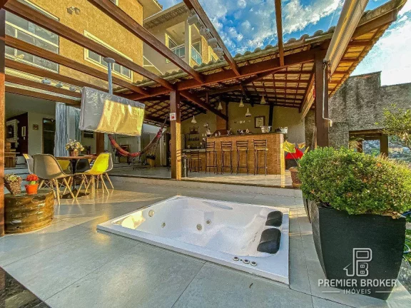 Imagem Casa à venda, 307 m² por R$ 1.800.000,00 - Tijuca - Teresópolis/RJ