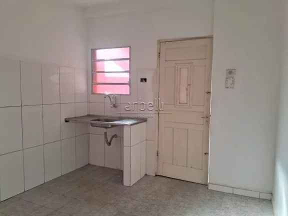 Imagem Casa com 70 M², 1 dormitório, 1 banheiro, sala, cozinha, área de serviços e quintal. Boa casa co...