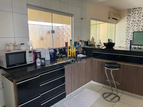 Imagem Excelente oportunidade, pra quem procura espaço e ótima localização. 
Terreno com 375m², e 140 ...