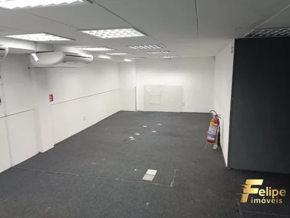 Imagem ACEITA PROPOSTAS - OPORTUNIDADE ÚNICA PARA INVESTIR NO SEU NEGÓCIO - LOJA COM 600M² TOTALMENTE CLIMATIZADA na RETA DA PENHA - VITÓRIA!