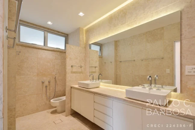 Imagem Jardins Venda - 3 Dormitórios (1 Suíte) - 2 Vagars - 187m²
