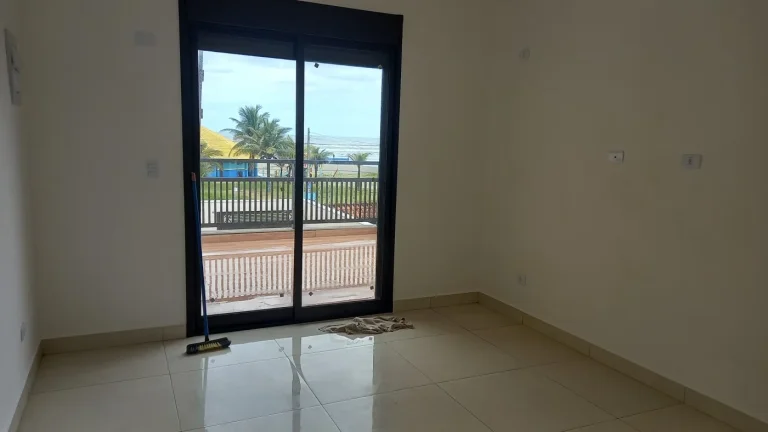 Imagem Casa para Venda em Itanhaém, Bopiranga, 4 dormitórios, 4 suítes, 2 banheiros, 4 vagas