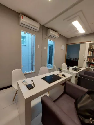 Imagem Casa de rua à venda no bairro Suissa - 2 suítes, 2 vagas de garagem - 165m²