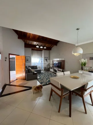 Imagem Villa Branca | 3 Quartos (1 Suíte) | 2 Vagas | 150m²
