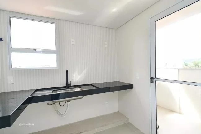 Imagem Incrível cobertura à venda no bairro Santa Inês, em Belo Horizonte. Com uma área privativa de 14...