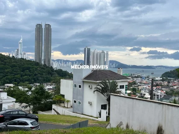 Imagem Terreno á venda em Condomínio fechado localizado em Balneário Camboriú