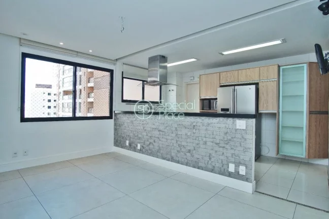 Imagem Excelente apto no Panamby - Área: 184,00m² - Amplo living com pé direito duplo ( persianas automa...