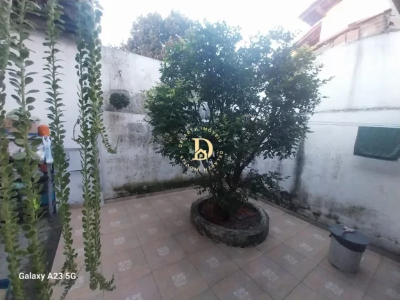 Imagem Casa - 3 dormitórios- 180m² - Jd. Elza Maria - Jacarei