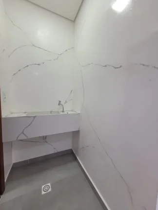 Imagem Casa de Luxo no Condomínio Parque Ibiti Reserva em Sorocaba-SP: 3 Quartos, 1 Suíte, 2 Salas, 3 Banheiros, 2 Vagas de Garagem - 218m².
