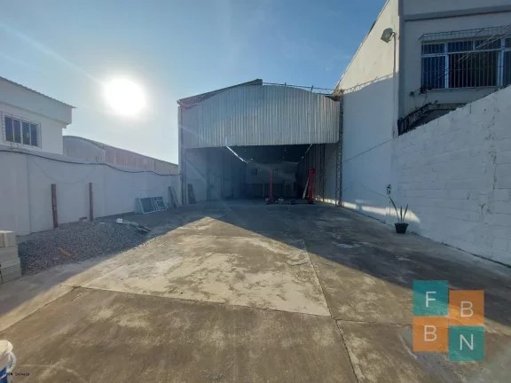 Imagem Galpão para Locação em Rio de Janeiro / RJ no bairro Freguesia (Jacarepaguá)