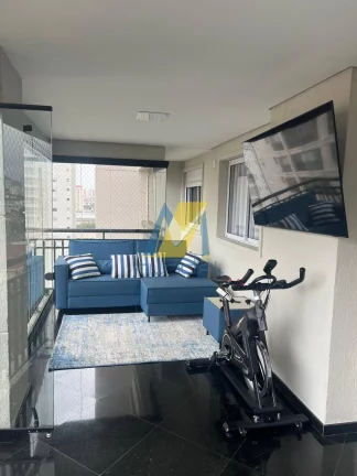 Imagem alto padrão , com acabamento de granito nas áreas frias . Elevador social privativo Dispensa na ga...