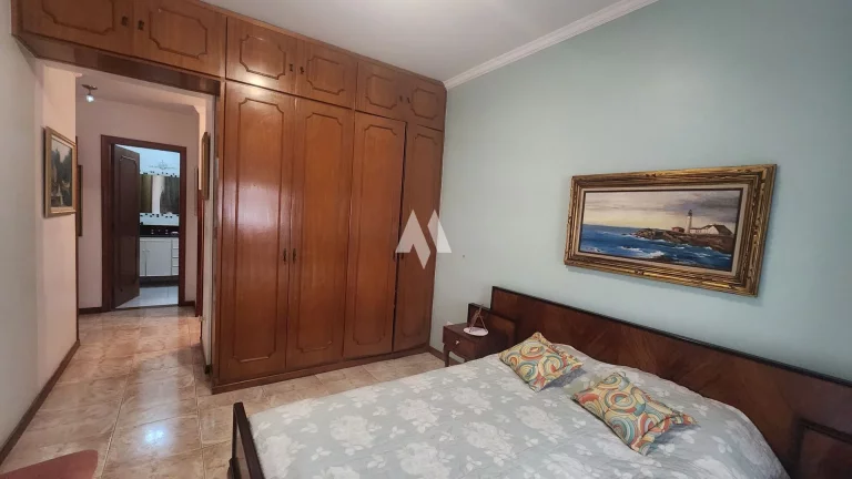 Imagem Vista para o mar, 3 dormitórios, 1 suíte, Pompeia, banheiro e dormitório de empregada