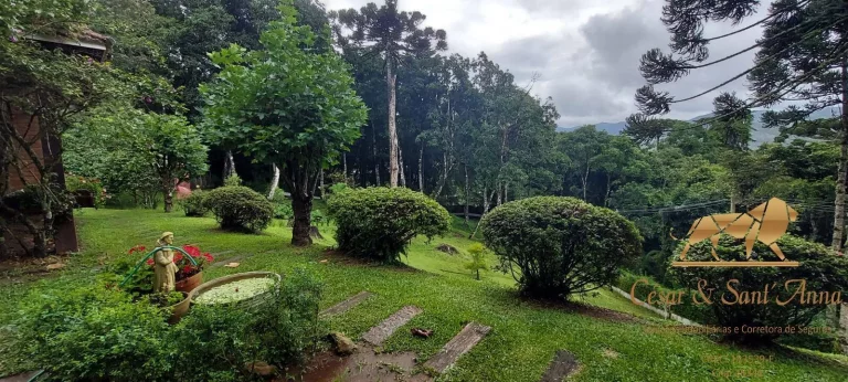 Imagem Encante-se com esta belíssima Chácara à venda em Campos do Jordão-SP