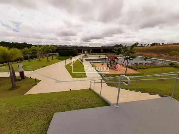 Imagem Casa em Condomínio à venda em Alphaville Nova Esplanada com 243m² 3 suítes, 4 vagas