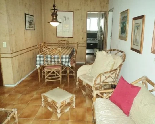 Imagem Apartamento à venda no Guarujá na Praia das Pitangueiras.