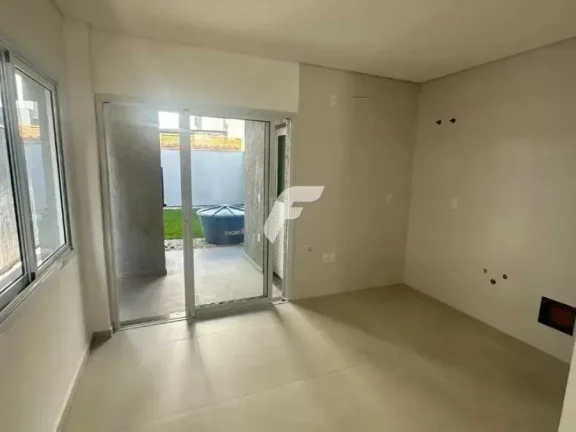 Imagem Casa com 3 dormitórios sendo 1 suíte e 2 vagas de garagem - Campeche, Florianópolis/SC