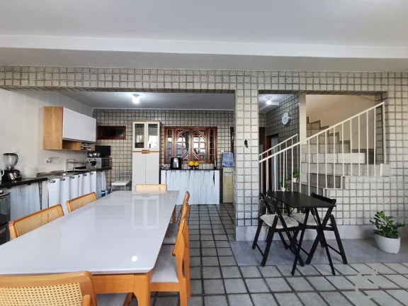 Imagem Casa à venda, no Prado, 7/4 sendo 4 suítes, 3 wc, 372 m2, 2 vagas de garagem