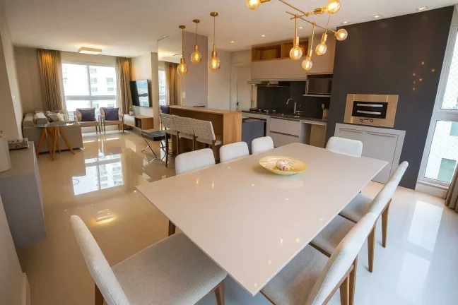Imagem Apartamento com localização privilegiada! 2 suítes e 1 vaga dupla no Centro de Balneário Camboriú