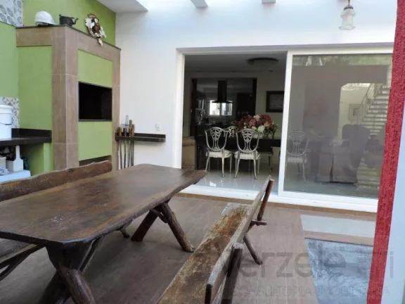 Imagem Casa / Sobrado para Venda em Balneário Camboriú / SC no bairro Praia dos Amores