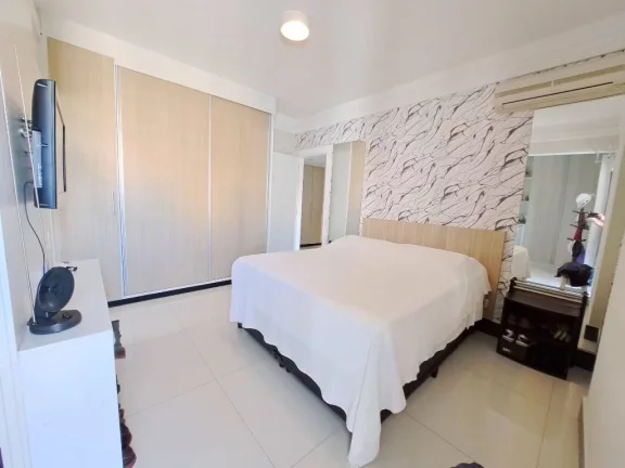 Imagem APARTAMENTO AMPLO REFORMADO COM 2 VAGAS DE GARAGEM LAZER NO PRÉDIO