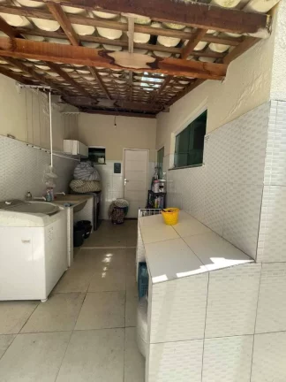 Imagem Casa no Aeroporto: 3 Quartos, 2 Suítes, 230m² e 3 Vagas de Garagem - Confira!