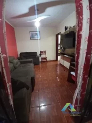 Imagem SANTO ANDRÉ Casa com 2 dormitórios, espaço gourmet com churrasqueira, 1 vaga de carro e 1 vaga de moto ótima localização e valor !!!