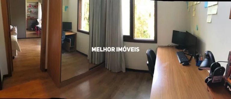 Imagem Casa à venda na Praia do Estaleiro em Balneário Camboriú.