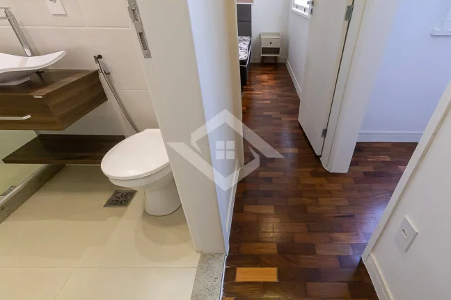Imagem Apartamento de 2 Quartos para Venda em Copacabana com 80 m²
