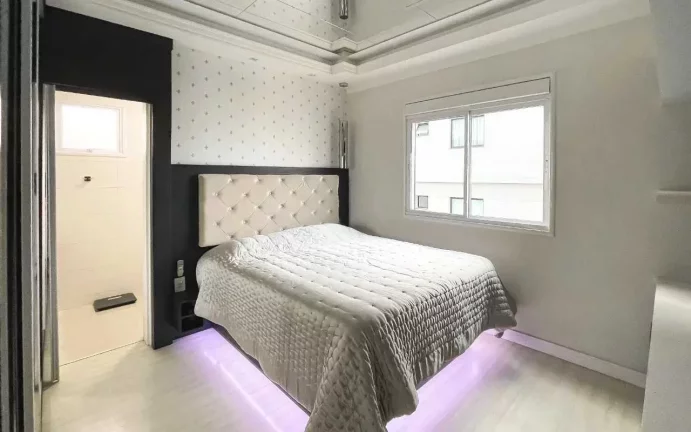 Imagem Apartamento mobiliado com 2 suítes e 2 vagas de garagem na Praia Brava em Itajaí